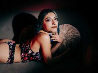 AriaVoss shows free camshow
